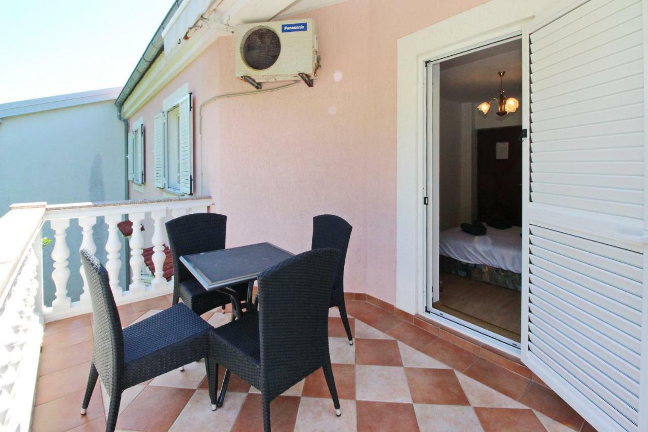 Apartments Alex Baška Extérieur photo